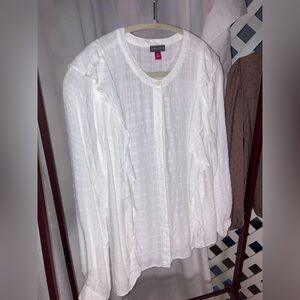 Vince Camuto sz M white blouse tone on tone plaid design throughout fabric